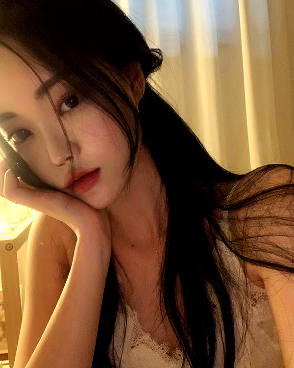 daxbin instagram image archive image