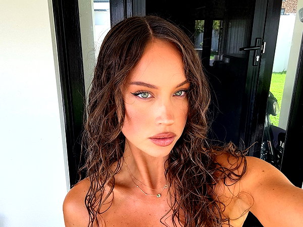 olivia.mathers instagram image archive image