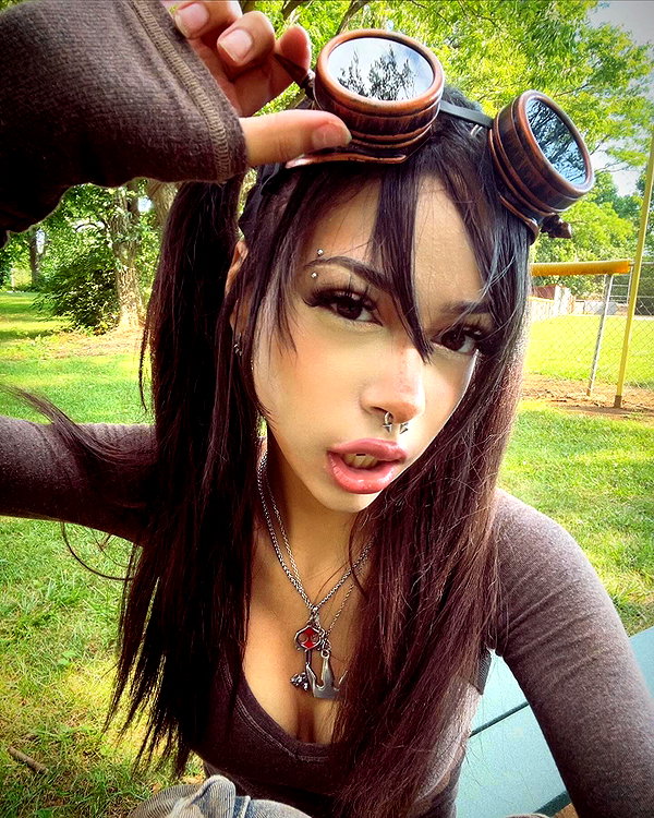 twodollie instagram image archive image