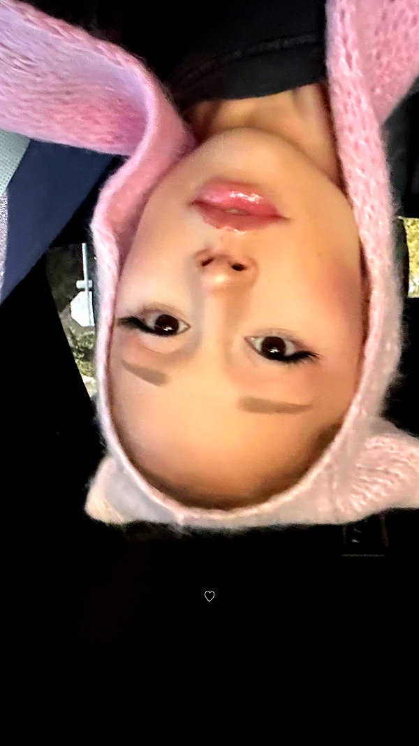 arianagrande instagram image archive image