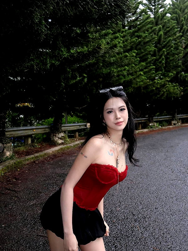 lyhythuedoxinh instagram image archive image