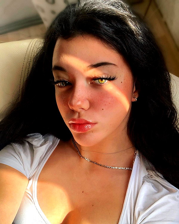 vanessa.rhd instagram image archive image