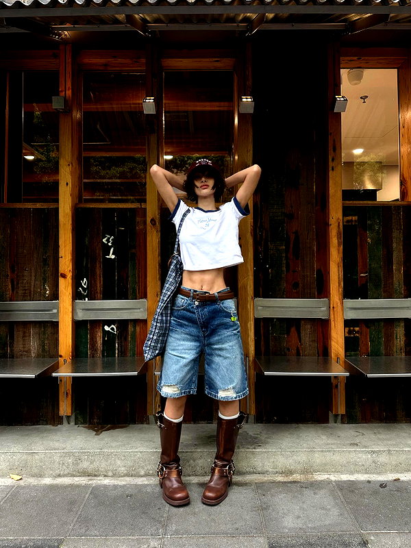 ll.lu1s instagram image archive image