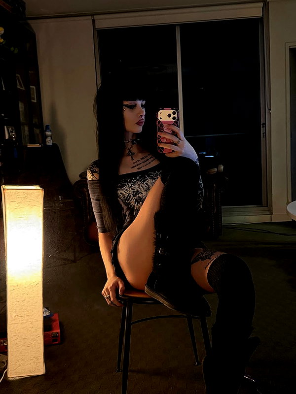 livindeadyaz instagram image archive image
