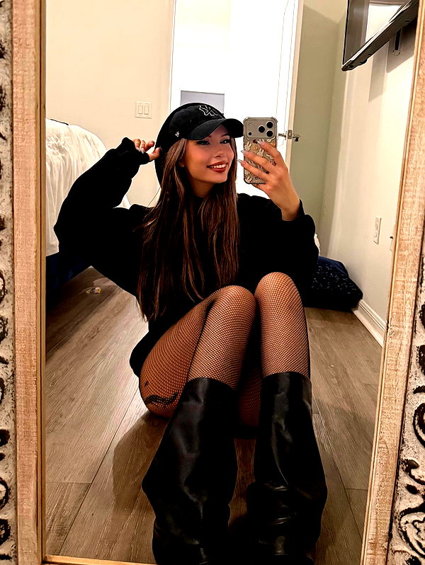 cherrycatxox instagram image archive image
