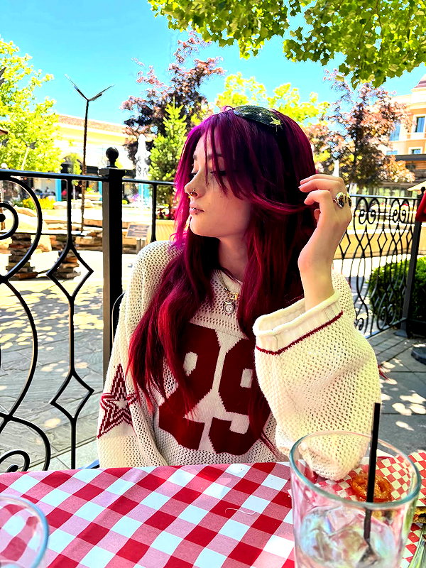 astarwbry_ instagram image archive image
