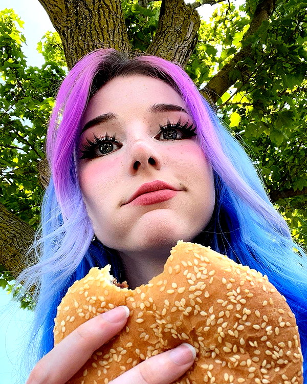 danielle.mercedie instagram image archive image