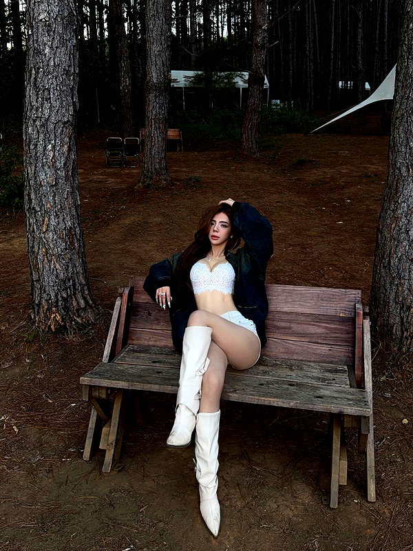 lyhythuedoxinh instagram image archive image