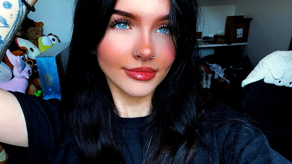 alice_hez instagram image archive image