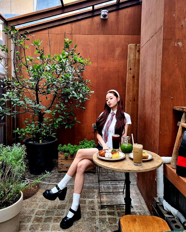 dear.zia instagram image archive image