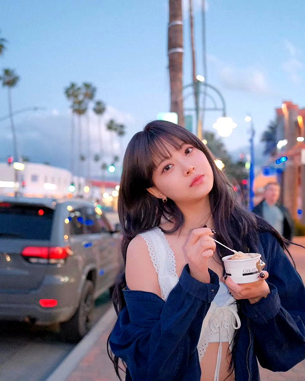 hhh.e_c.v instagram image archive image