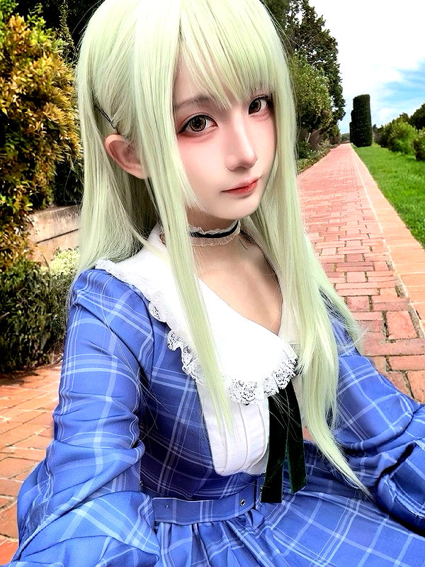 miee_cos instagram image archive image