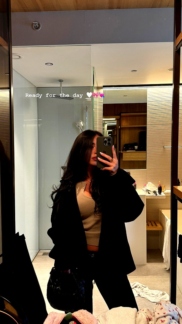 zoeliss instagram image archive image