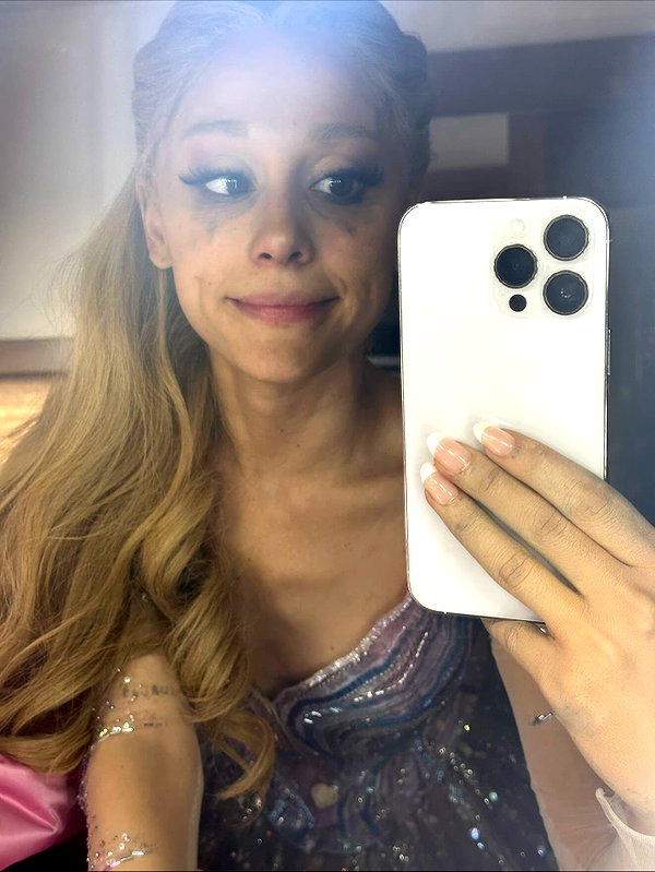 arianagrande instagram image archive image