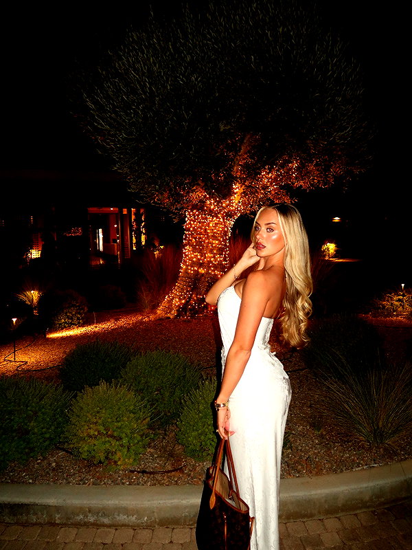 rhiannonbluee instagram image archive image