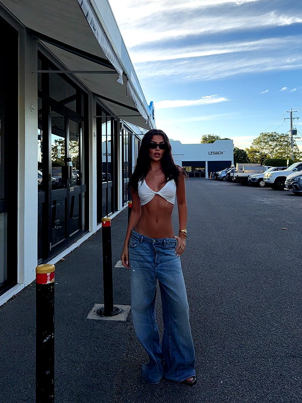 oliviaphillipps instagram image archive image