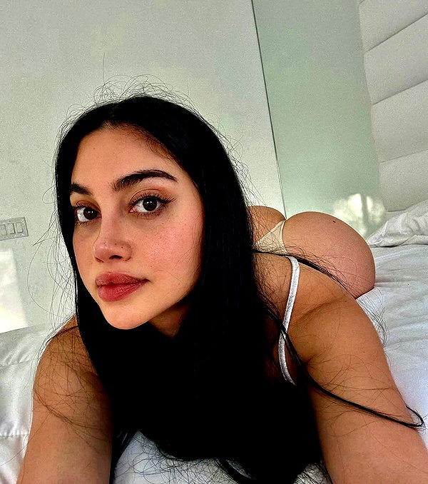jailyneojeda jailyneojeda archive image