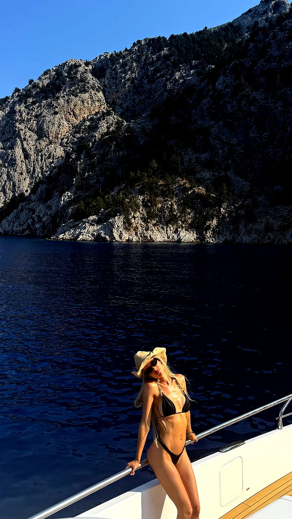 barzomer instagram image archive image