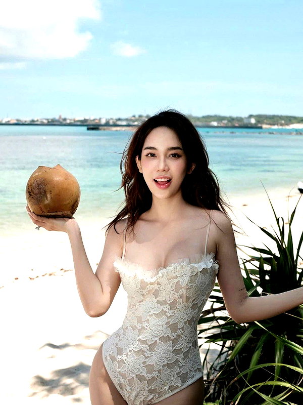 lyhythuedoxinh instagram image archive image