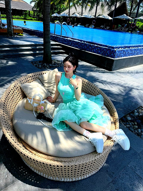 dear.zia instagram image archive image