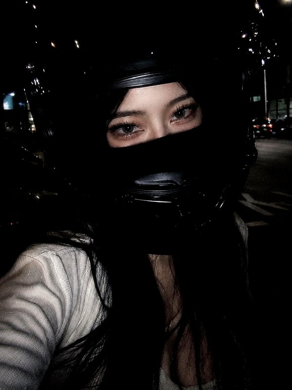 Archived image from @owol.xx on Instagram