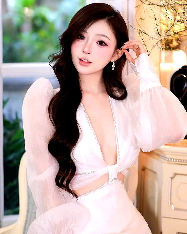 lyhythuedoxinh instagram image archive image