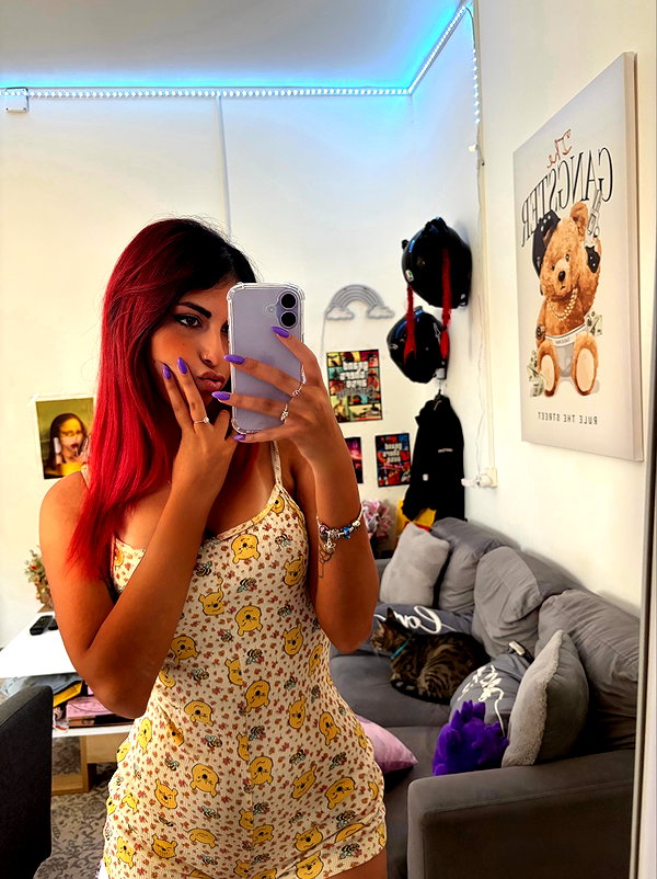 shanidahan7 instagram image archive image