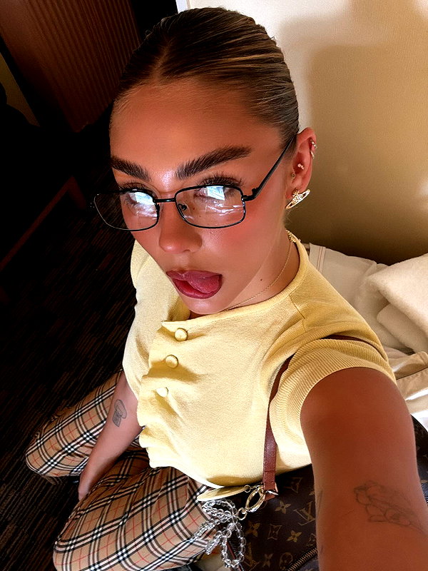 maya.keyy instagram image archive image