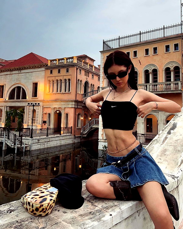 ll.lu1s instagram image archive image