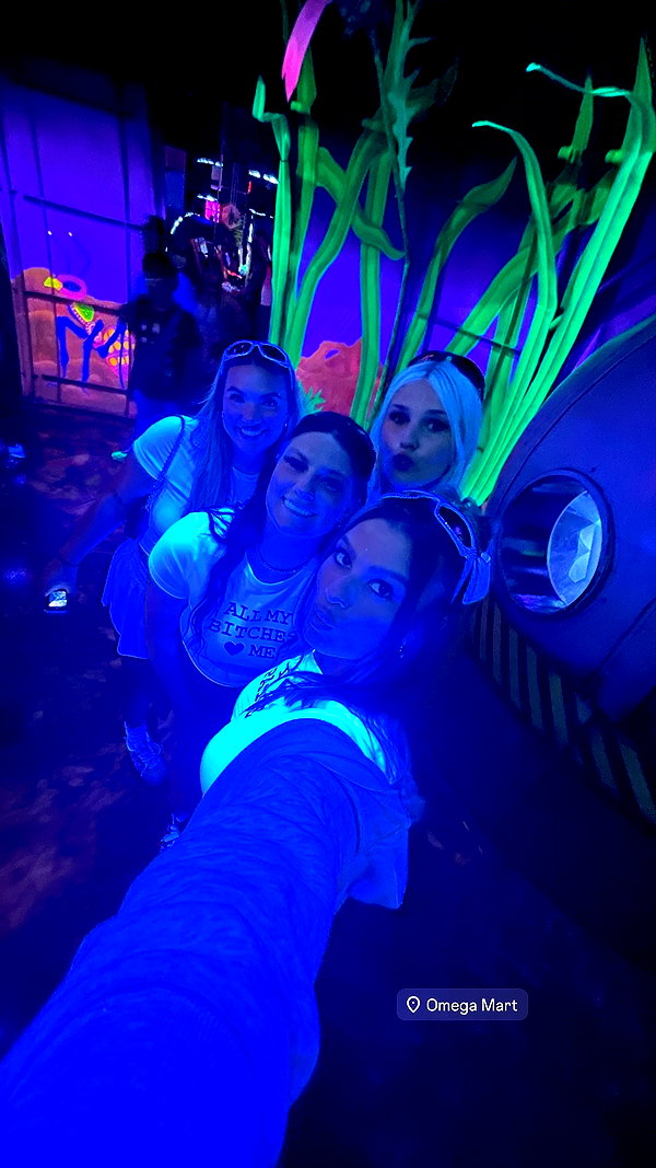 allie_dunn instagram image archive image