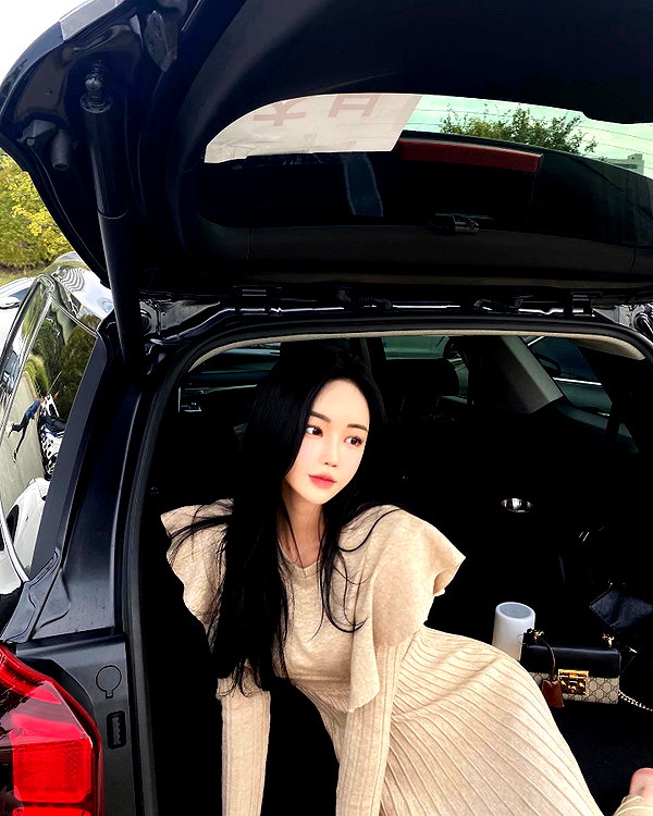 daxbin instagram image archive image