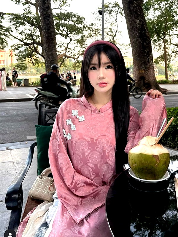 lyhythuedoxinh instagram image archive image