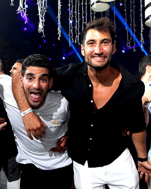 barzomer instagram image archive image