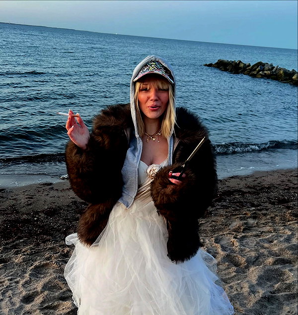 leni.bahr instagram image archive image