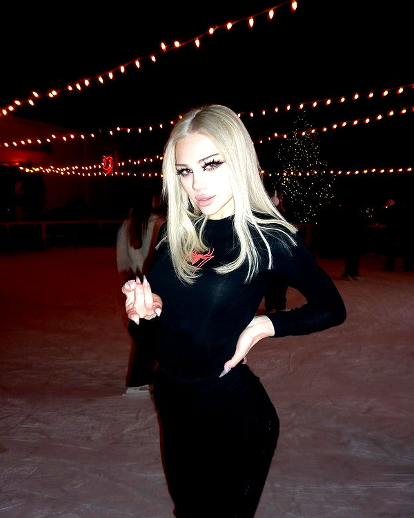 vik4au instagram image archive image