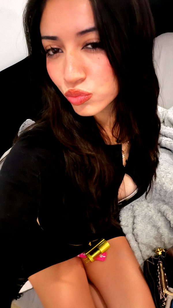 naomimdiaz instagram image archive image