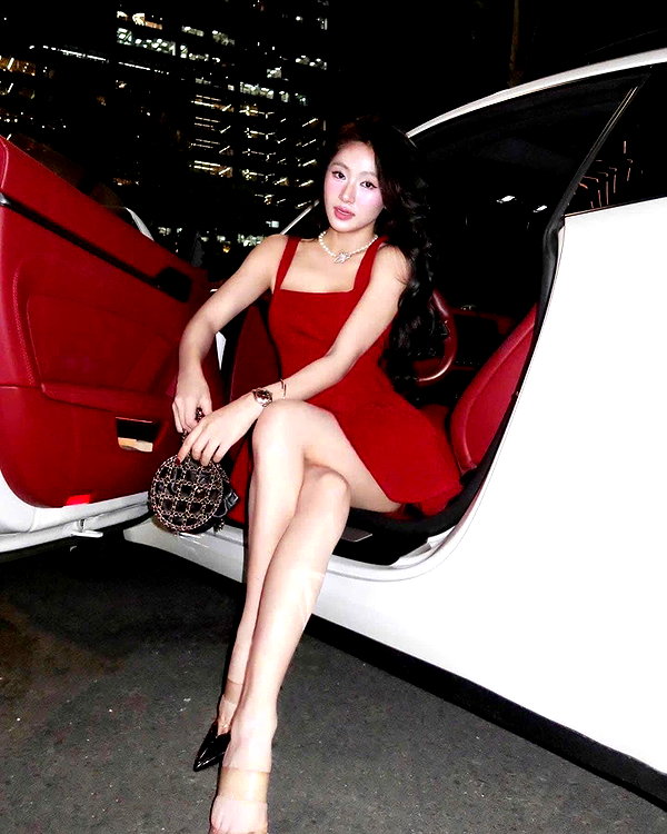lyhythuedoxinh instagram image archive image