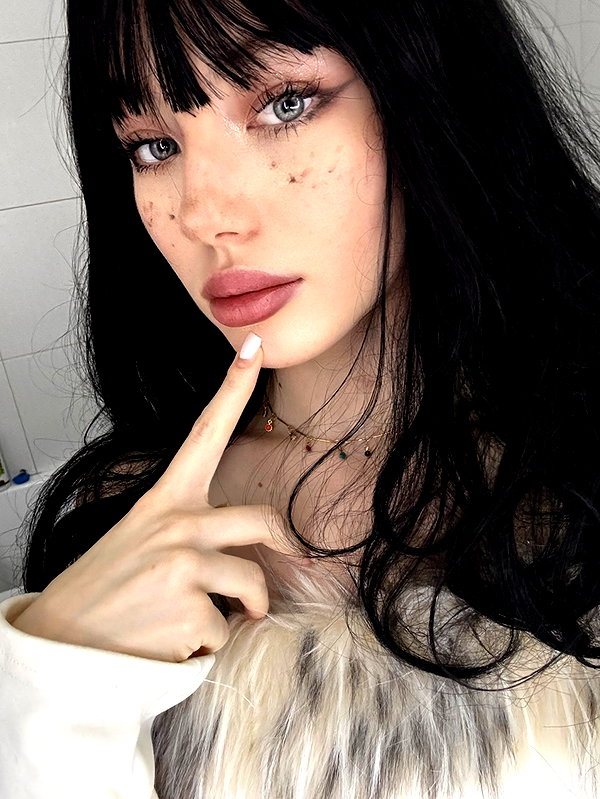 mia_goth2004 instagram image archive image