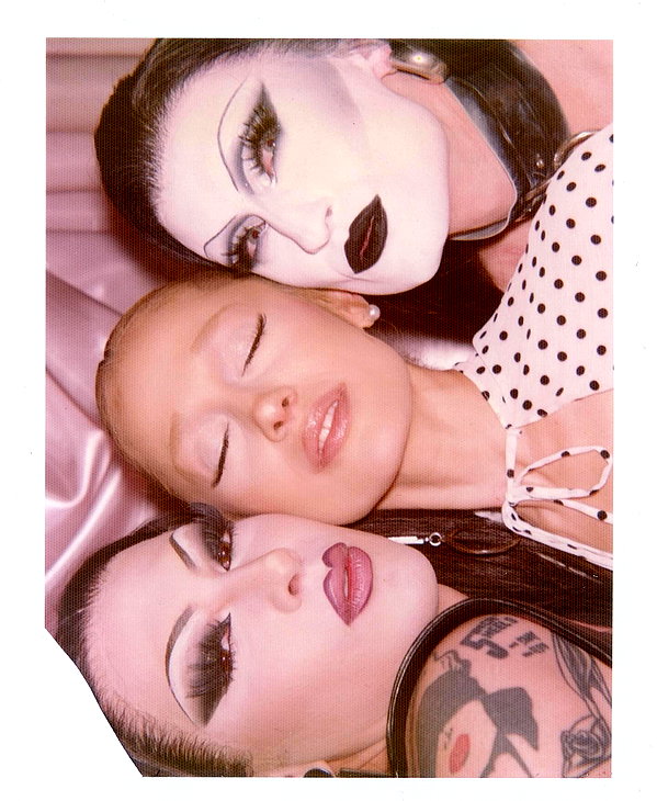 arianagrande instagram image archive image