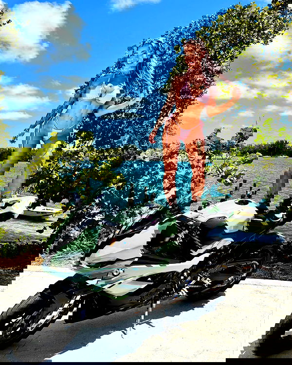 itshayleydavies itshayleydavies archive image