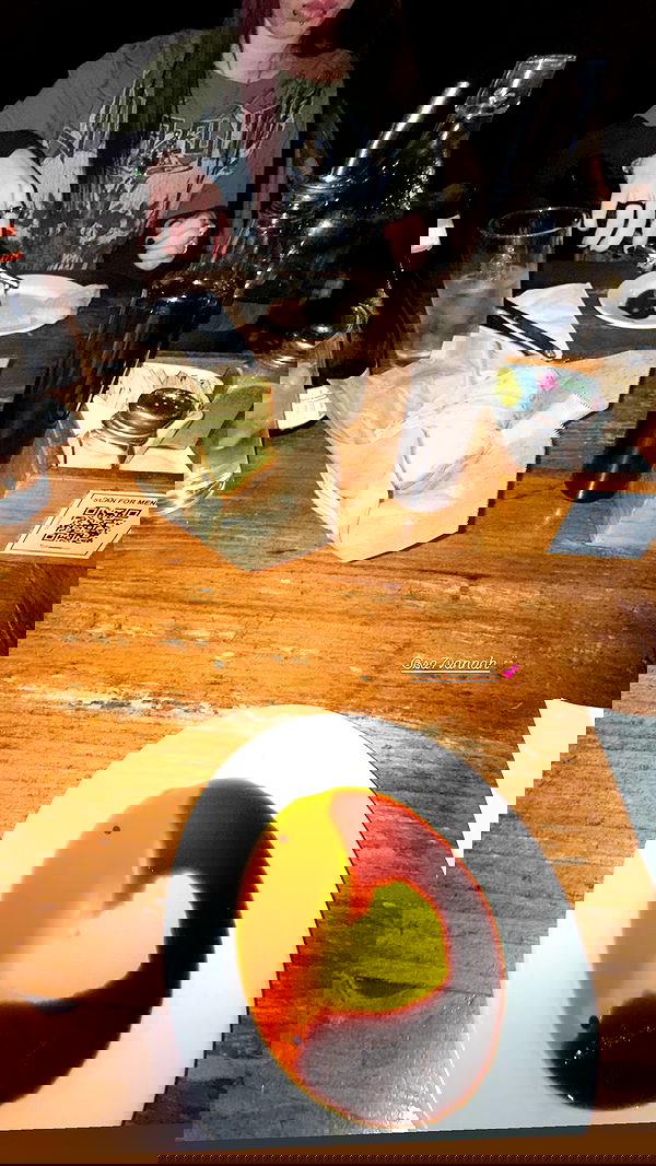 zommmbri zommmbri archive image