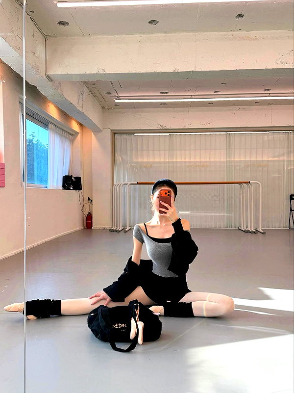 dear.zia instagram image archive image