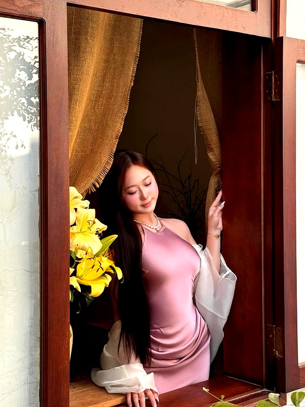 lyhythuedoxinh instagram image archive image