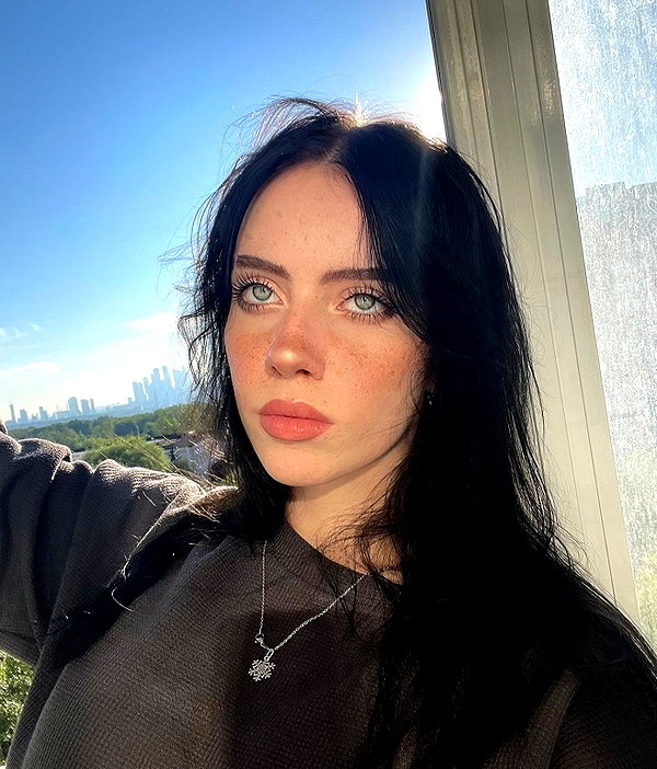 baddiesessence instagram image archive image