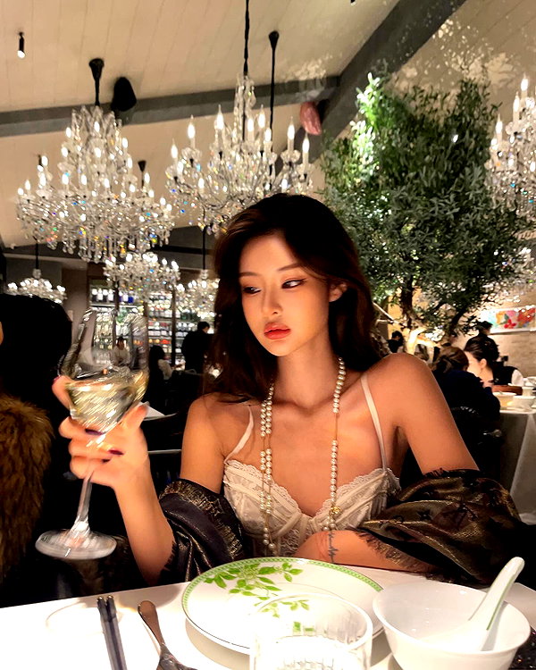 ll.lu1s instagram image archive image