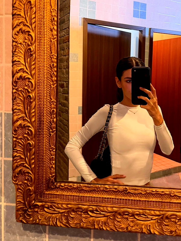 ainaratorneg instagram image archive image