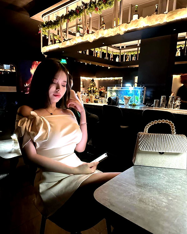 lyhythuedoxinh instagram image archive image