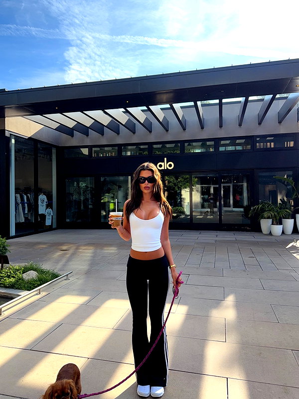 oliviaphillipps instagram image archive image