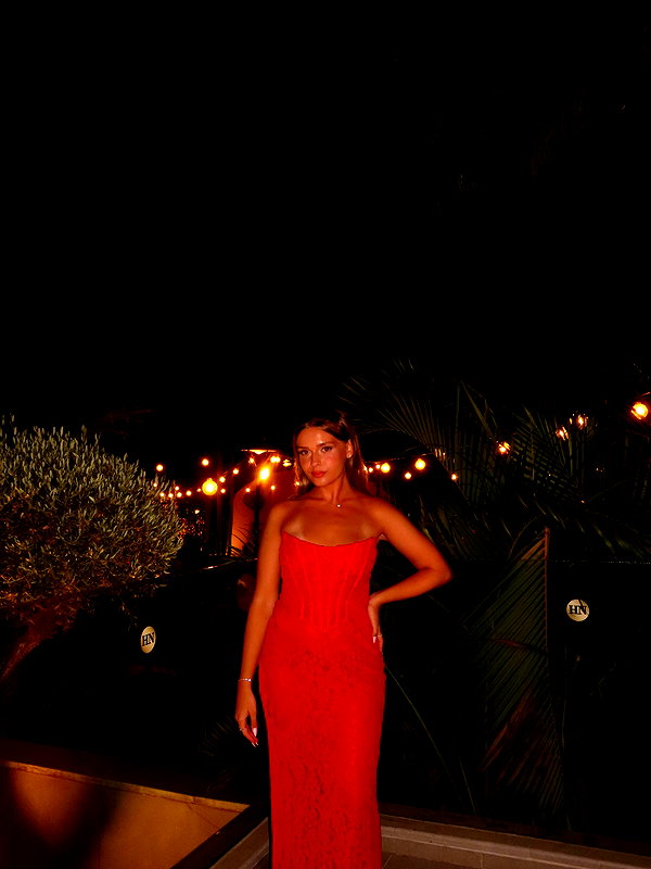 anastasya.maykis instagram image archive image