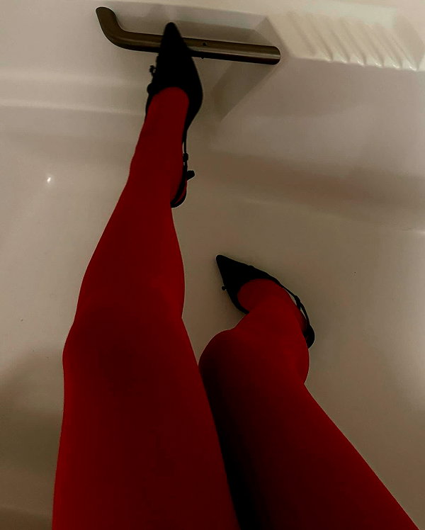 ainaratorneg instagram image archive image